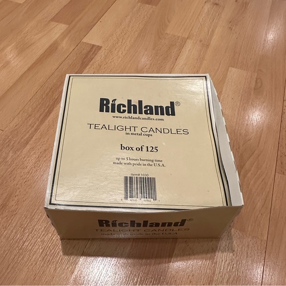 richland Accents Richland Tea Light Candles In Silver And White